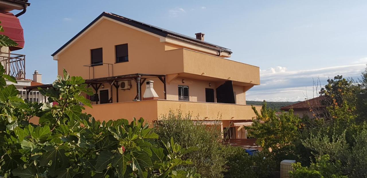 Apartmani Zem, Krk Krk Town Exterior photo